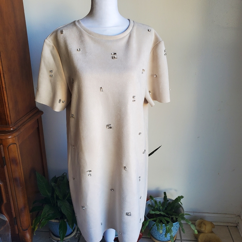 SARA. Women  dresss short sleeve  sz L